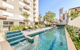StudioLUX, Vaga Grátis, Piscina, Gym, NetFlix, ao lado da PUC